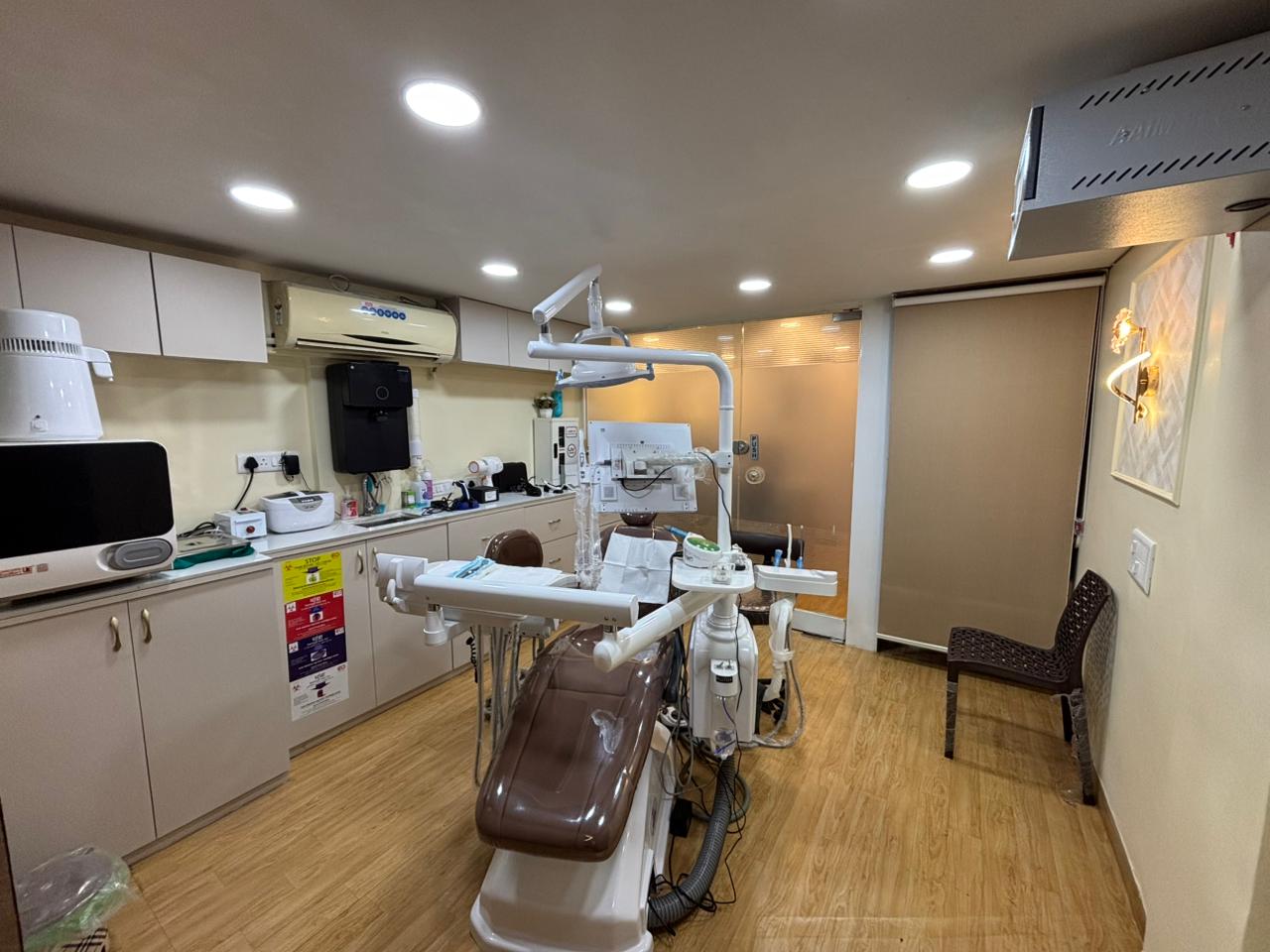 The Evoris operatory in Kharghar, with the dental chair, chairside monitor and sterilization area